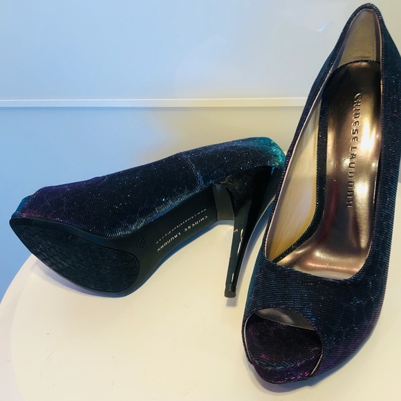 Multi colored Pumps - Picture 2 of 2